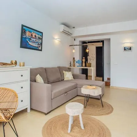 Stunning Duplex With Two Terraces In Cala Blanca Apartman Son Carrio